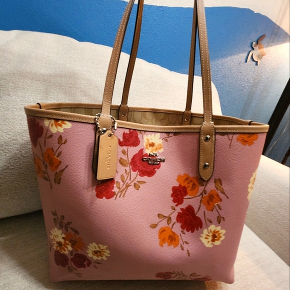 Coach Handbags - Coach Daisy Floral Print City Signature and Floral Tote Bag Purse